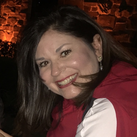 Meet your Posher, Gloria - Picture 1 of 1